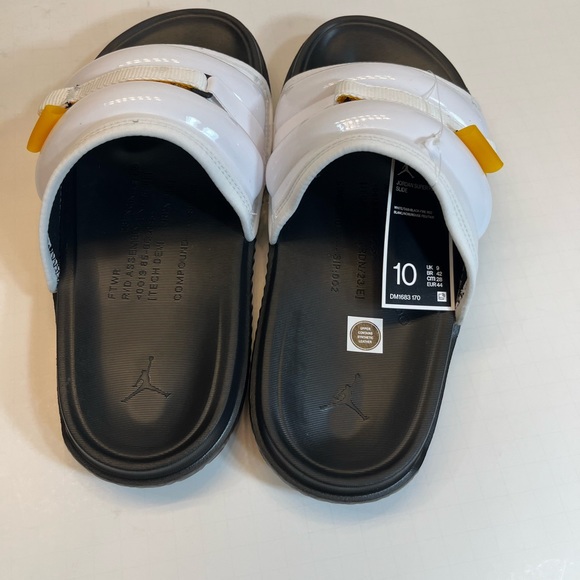 Nike Jordan Super Play Men’s Slides Size 10 White/Black/Fire Red/Taxi - Picture 7 of 11